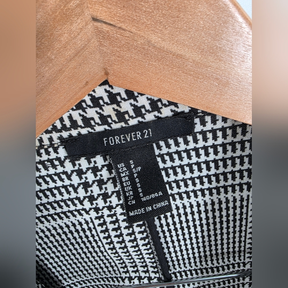 Forever 21 Black and White Checkered Blazer |Size S - Picture 3 of 3
